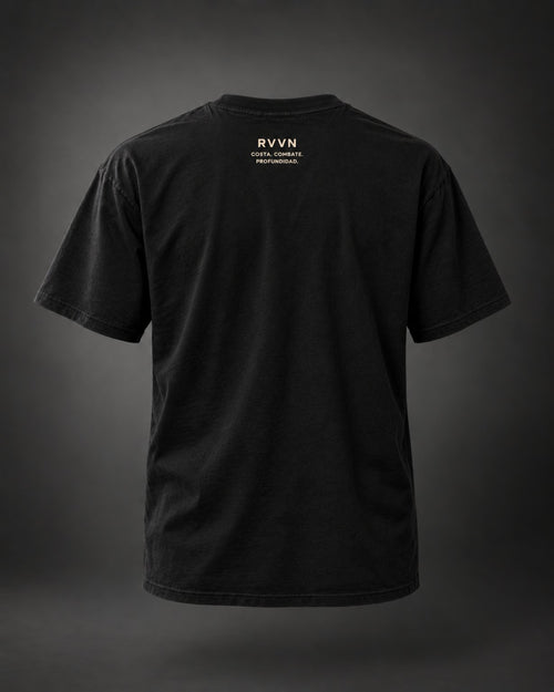RVVN CORE polera negra, espalda con logo y frase Costa. Combate. Profundidad.